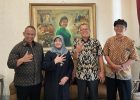 Mantan Menkes Prof Dr.dr Siti Fadilah Supari  Terima Sri Eko Galgendu